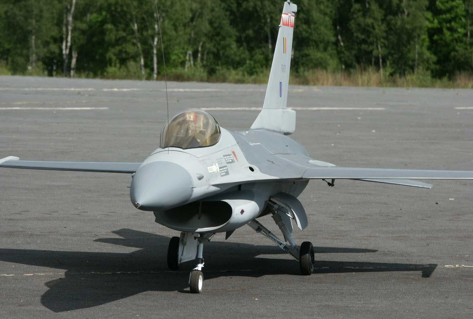F 16 WR 10